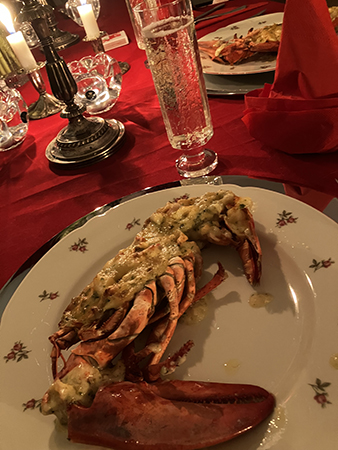 Gratinerad hummer på tallriken nyår 2022