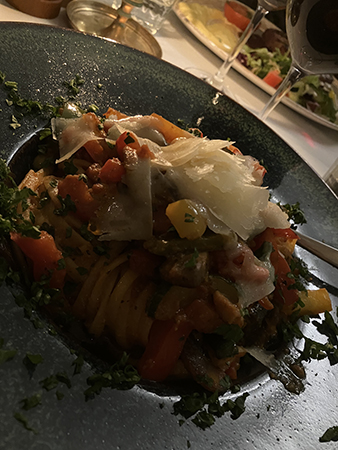 Vegetarisk pasta till huvudrätt Granhof