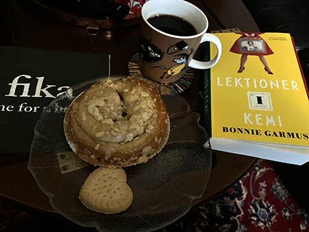 Söndagsfika med toscabulle och shortbread