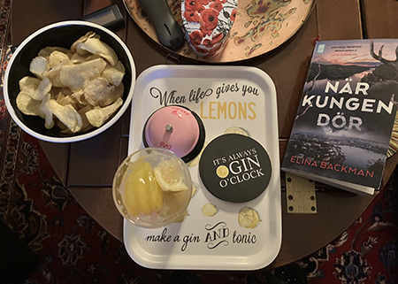 Gin oclock med boken När kungen dör