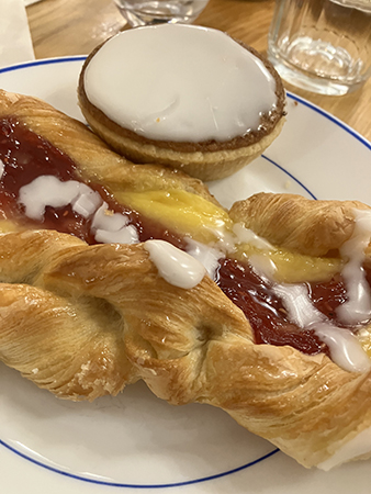 Wienerbröd och mazarin på Landings