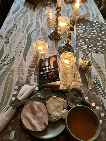 Tomatsoppa och mackor måndagsmiddag