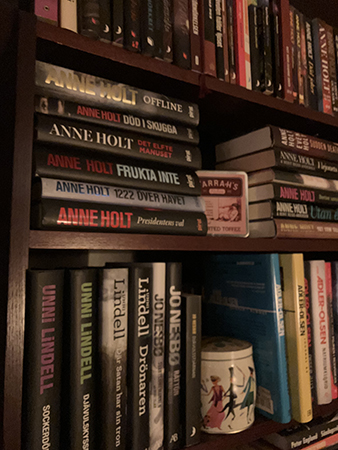 Shelfie norska krimi och danska