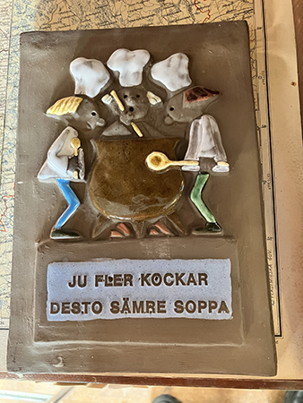 Keramiktavla Ju fler kockar desto sämre soppa Ulva diversehandel