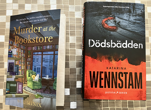 Böckerna Murder at the bookstore och Dödsbädden