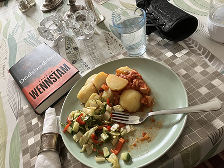 Laxlunch och boken Dödsbädden