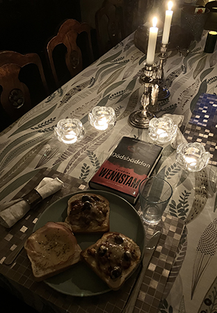 Varma mackor boken Dödsbädden och tända ljus