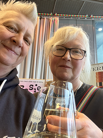 Första glaset bubbel jag och Anna