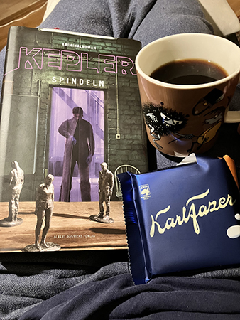 Boken Spindeln kaffe och Karl Fazerchoklad