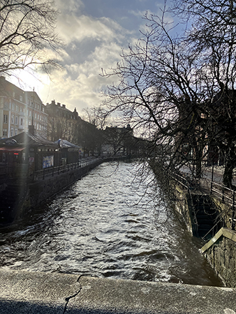 Fyrisån i marsmorgonsol