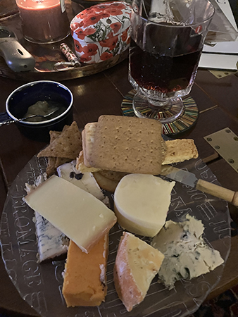 Ostprovning och ett glas Copertino