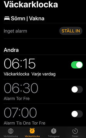 Alarmet är ställt på 6 o 15