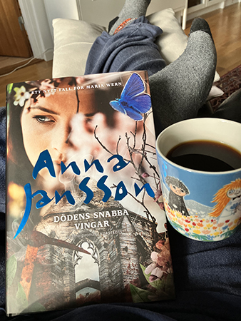 Eftermiddagsläsning Dödens snabba vingar och kaffe