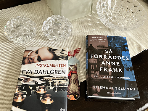 Böckerna Instrumenten och Så förråddes Anne Frank