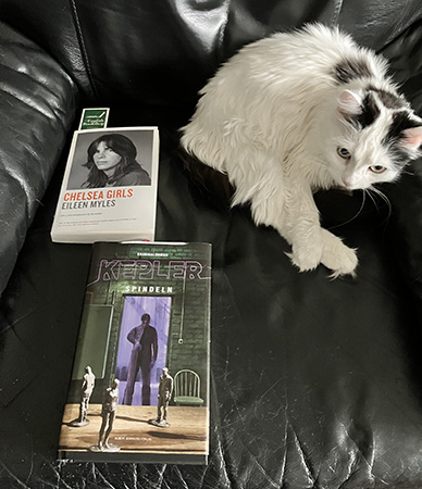 Citrus med böckerna Spindeln och Chelsea girls