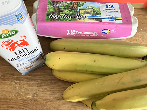 Yoghurt ägg bananer