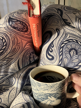 Kaffe på sängen och slutet av boken Drottningar och pretendenter