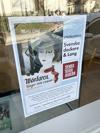 Affisch deckarutställning Mördaren ljuger inte ensam