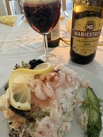 Smörgåstårta och Mariestad påsköl