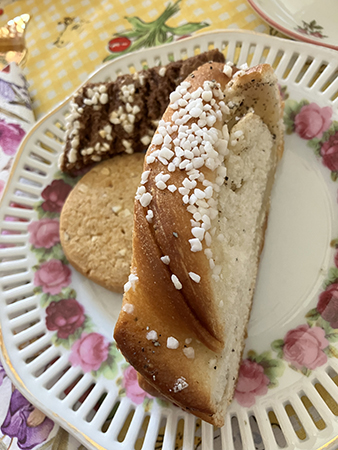 Två sorters kakor och kardemummalängd från Triller