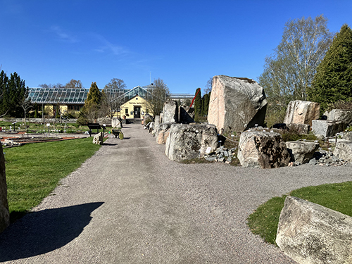 Genom Botaniska trädgården