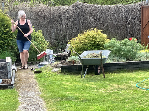 Anna med piassavakvasten