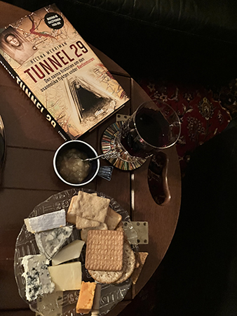 Ost kex marmelad vin o boken Tunnel 29