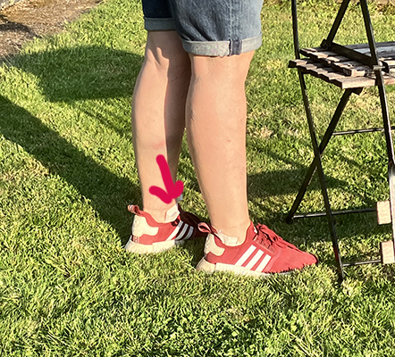 Anna har pappersstrumpor