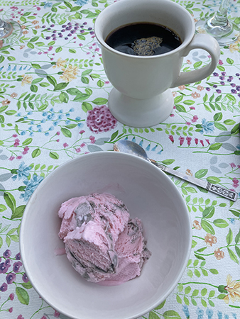 Kaffe och hallon o lakritsglass