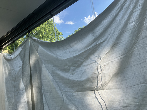 Gardiner på balkongen