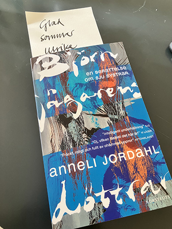 Boken Björnjägarens döttrar i sommarpresent från chefen