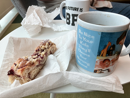 Avtackningsfika med hallonlängd