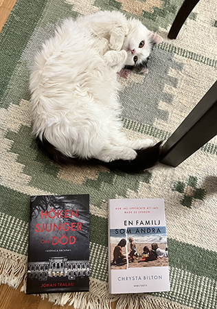 Citrus med böckerna Höken sjunger om död och En familj som andra