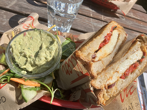 Grillade halloumimackor på Café Victoria