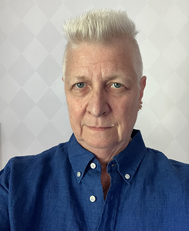 Selfie i mycket blå linneskjorta