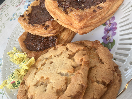 Knäckcookies och nutellawienerbröd lördagsfika i Slottsträdgården