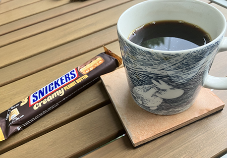 Snickers och kaffe