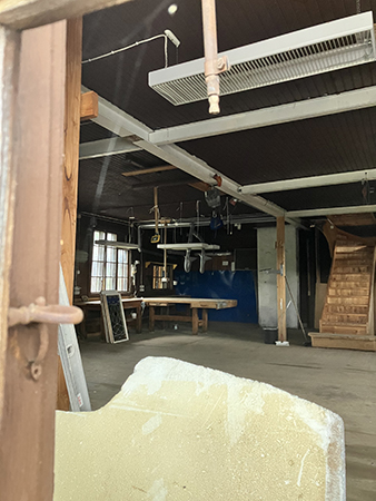 Övergiven glasverkstad