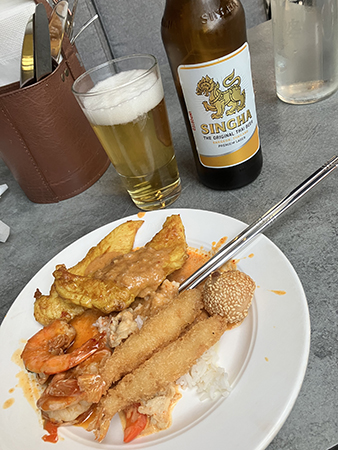 Öl och middag på Pong