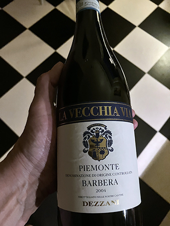 La Vecchia Via Piemonte Barbera 2004
