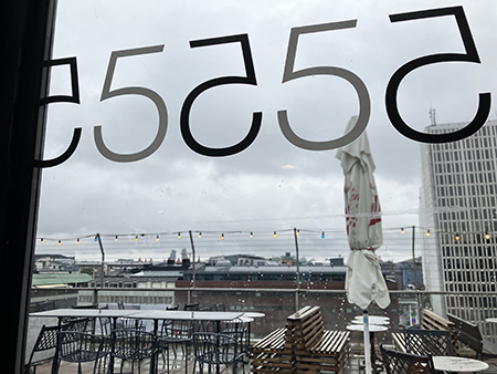 Regnigt utanför våning fem på Kulturhuset Regnigt utanför våning fem på Kulturhuset