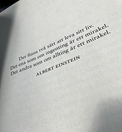 Citat om mirakel av Albert Einstein i boken Välkommen till himlen