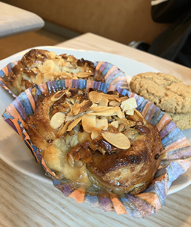 Toscabullar och havrekakor på Bröd och salt