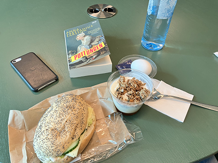 Jobblunch macka o yoghurt ägg Pottungen vatten