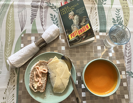 Mackor tomatsoppa och boken Pottungen