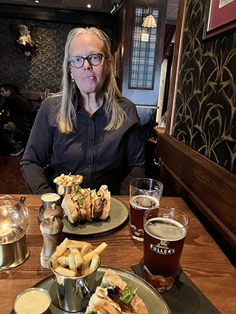 Mimmi på Churchill Arms