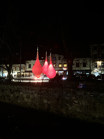 Droppar över Fyrisån Allt ljus på Uppsala 2023