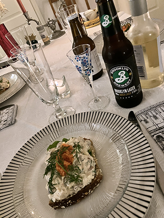 Förrätt gubbröra öl o nubbe hos Annas mamma