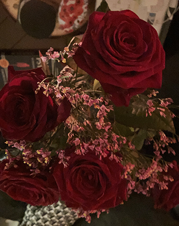 Rosor och rosa kvist