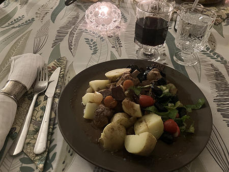 Annas coq au vin med kokt potatis